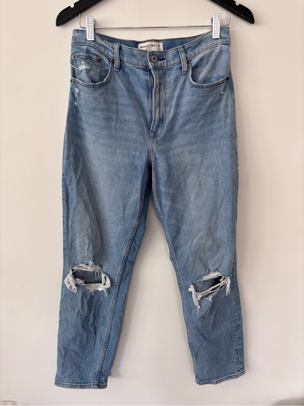 Abercrombie High Rise Mom Jeans sz 28